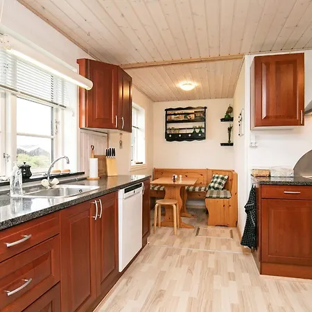 6 Person Holiday Home In Lemvig Vakantiehuis Ferring