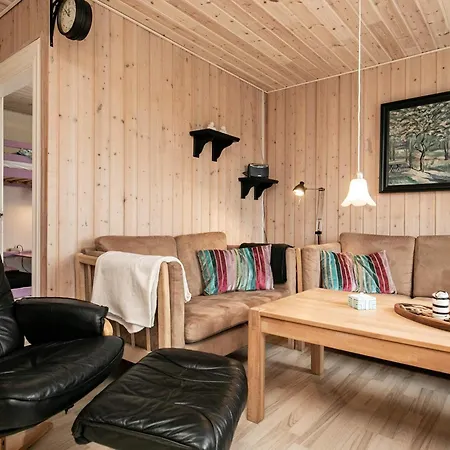 6 Person Holiday Home In Lemvig Vakantiehuis *
